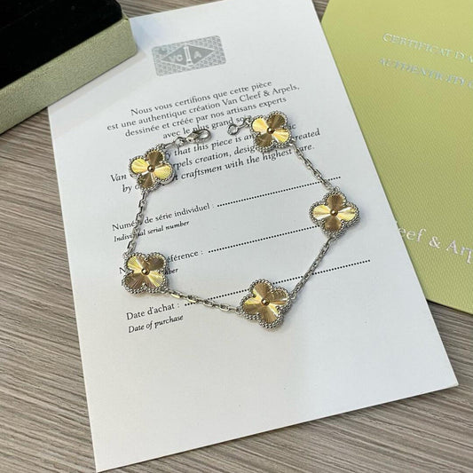 [Love More]CLOVER  5 MOTIFS  CHRISTMAS LIMITED EDITION BRACELET